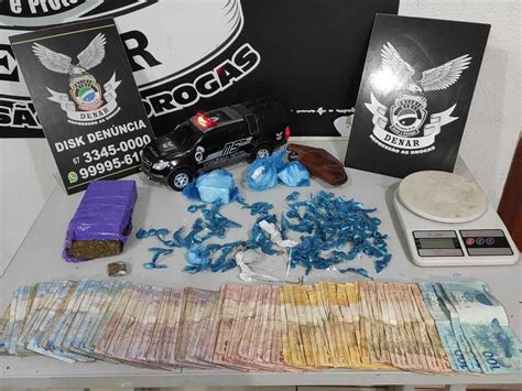 Pol Cia Prende Em Flagrante Por Tr Fico De Drogas E Fecha Boca De