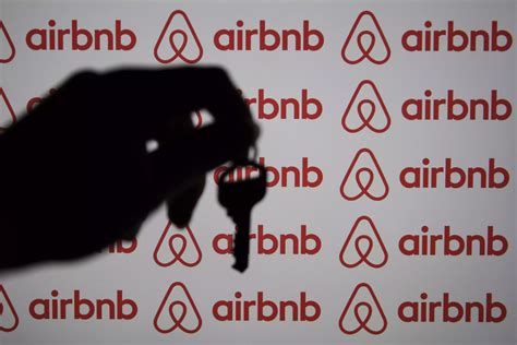 An Airbnb Hosts Son Secretly Filmed A Guest In The Shower Then Tried To Blackmail Her Into