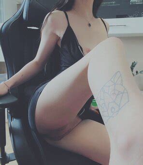 This sub seems to favor smaller boobs but I hope you enjoy my natural G cups too ðŸ Porn Pic