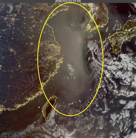 衛星雲圖見一大片空汙 鄭明典分析：是霾！ 生活 自由時報電子報