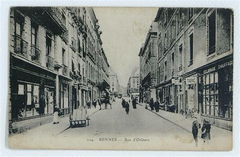 Rennes Vue en noir et blanc de la rue dOrléans Carte postale