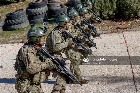 Teröristlerin korkulu rüyası komandolar zorlu eğitimlerle operasyonlara