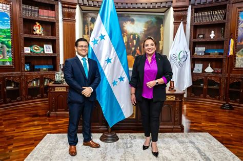 Presidenta Castro Juramenta A Wilmer Javier Fern Ndez Como Ministro De