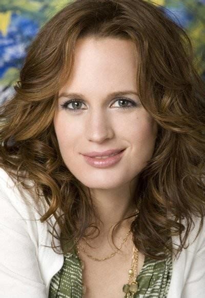 Elizabeth Ann Reaser Is An American Film Television And Stage Actress