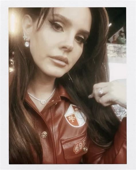 Lana Del Rey wore custom 49ers jacket at Super Bowl 2024 — until ...