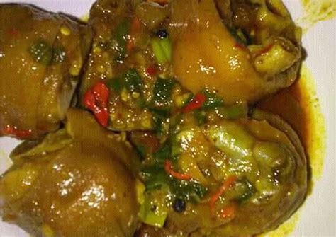 Tasty Pork Trotters Recipe by Mbalenhle Maphali Zulu - Cookpad