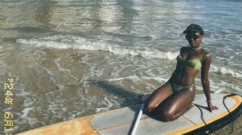 Clara Moneke Abre Lbum De Fotos De Manh De Praia E Renova Bronzeado