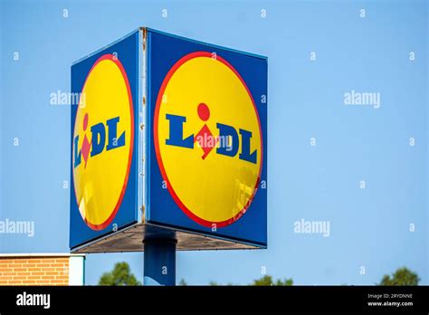 Logo Lidl Hi Res Stock Photography And Images Alamy