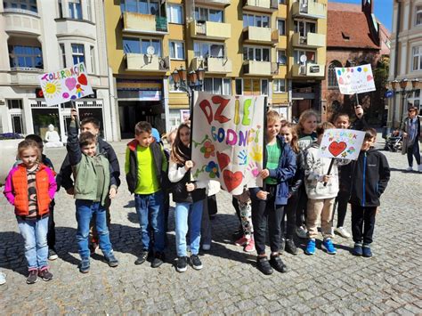 Marsz Godno Ci Os B Niepe Nosprawnych Zesp Edukacyjny Nr W