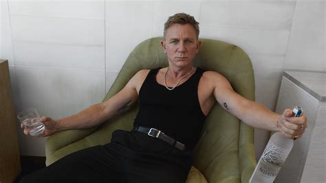 Daniel Craig sfrontato come non l'avete mai visto nella nuova campagna