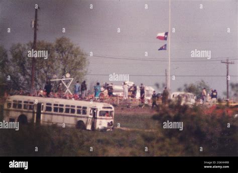 ©1993 Aftermath of the fire at the Branch Davidian compound in Waco ...