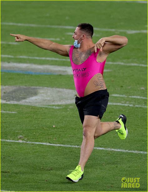 Streaker at Super Bowl 2021 Was Seemingly an Ad - See Photos & Video ...