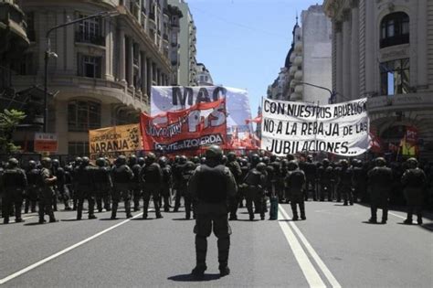 Continúa La Represión En Congreso Nueva Ciudad