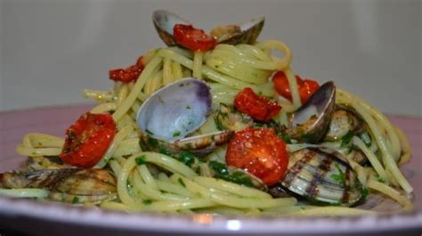 Spaghetti Con Vongole E Cime Di Rapa Le Vostre Ricette Cookaround