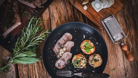 Schweinefilet mit Kräutern und gegrillten Nektarinen LivingBBQ de