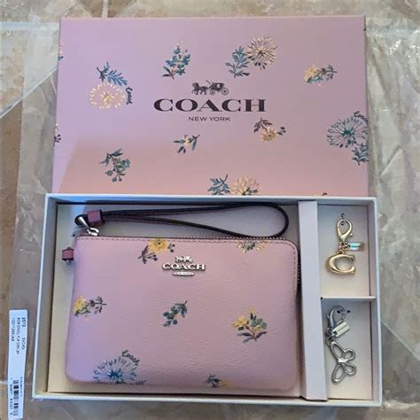 Coach Dandelion Floral Print Wristlet With Charms Boxed Gift Set In