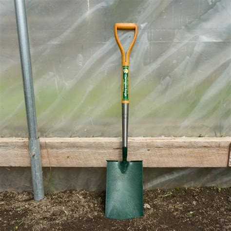 clarington forge garden spade  treads  tool merchants