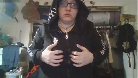 BAJO LA FALDA Search XVIDEOS