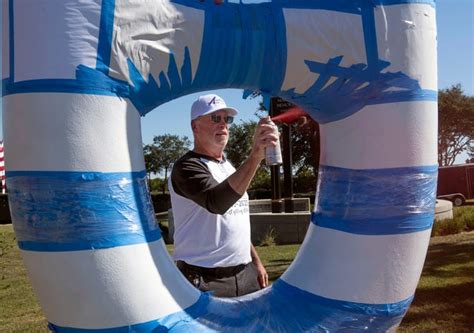 Pensacola Artist Randy New Unveils New Sculptures During Foo Foo Fest