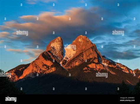 Rocky Peaks Of The Pedraforca Mountain In Saldes Spain Stock Photo Alamy