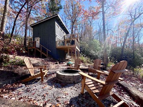 The Hummingbird Hot Tub Pet Friendly Powell County RRG Getaways