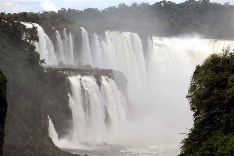 La Garganta Del Diablo De Las Cataratas Del Iguaz Bah A C Sar