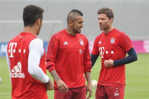 Bayern Munich Stars Welcome Arturo Vidal By Embarrassing Him In His