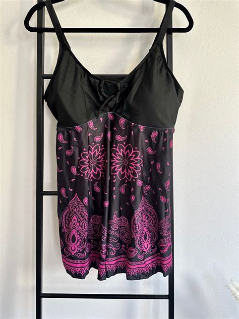 Se produkter som liknar Tankini lång bikini topp med på Tradera