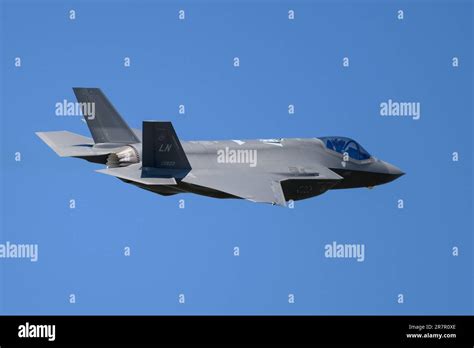 US Air Force F-35A Stealth aircraft in flight Stock Photo - Alamy