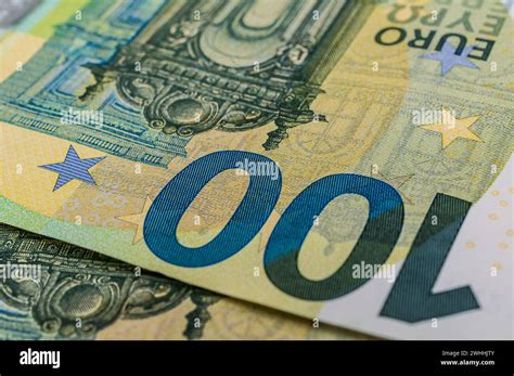 New 100 Euro Banknotes Stock Photo Alamy