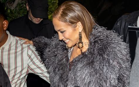 Galerie Foto Jennifer Lopez Topless Pe Instagram Artista De De