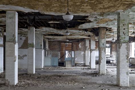 Inside Ellis Island's abandoned detention center