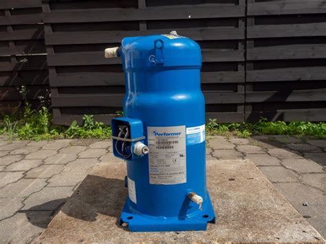 Compressor Danfoss Maneurop SZ110S4VC capacity 25,1 m³/h