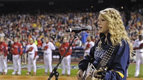 Taylor Swift's connections to sports go back to early days performing ...