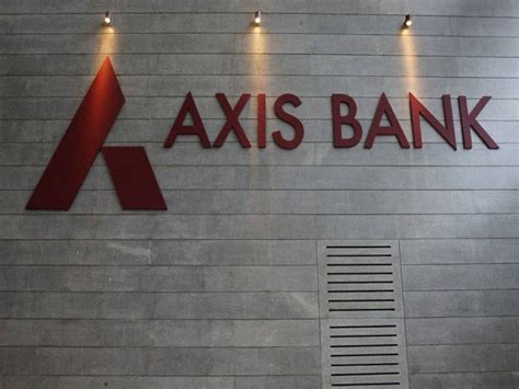 Axis Bank ने रिवाइज किया Fd पर ब्याज चेक करें कहां है कमाई का मौका