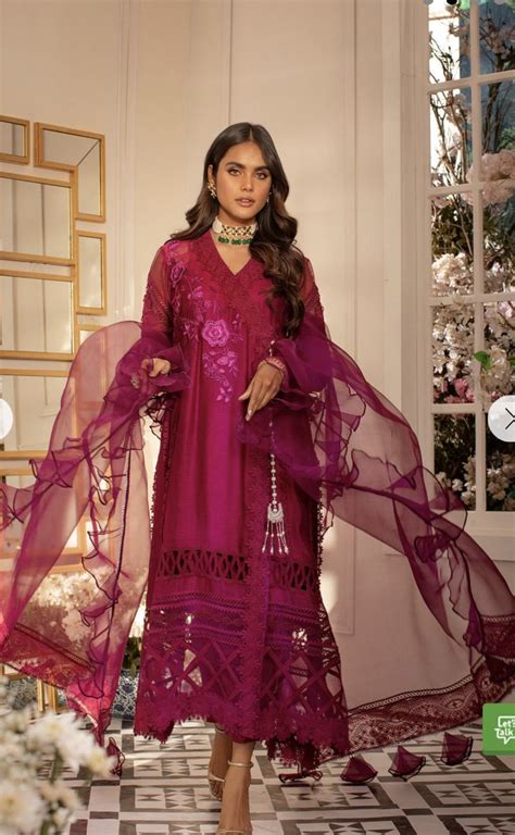 Pin By Ammarah Khan On Dresses In 2024 Velvet Dress Designs Latest