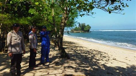 Hari Ketiga Pencarian Korban Terseret Ombak Di Pantai Selatan Malang