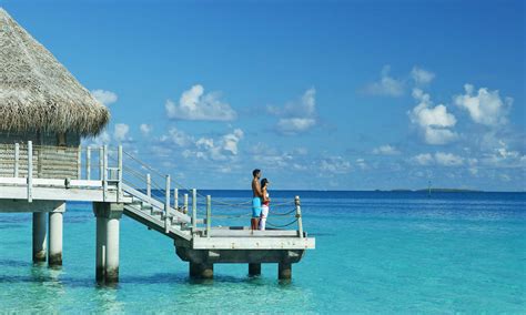 Tikehau Travel Guide and Tikehau Vacation Deals | Tahiti.com