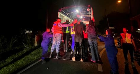 Banjir Penduduk Berpindah Ke Pps Di Kuala Selangor Harian Metro