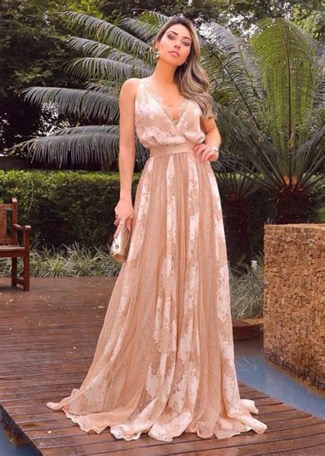 inspirações de vestido nude Pronta pra Festa
