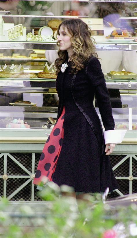 Carrie Bradshaw Usa Un Vestido De Lunares En Tendencia En Sex And The City Vogue