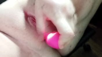 Vibrating Dildo Masturbating XVIDEOS