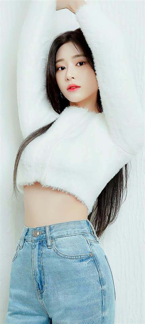 Hot Sexy Kim Min Ju Bikini Pics