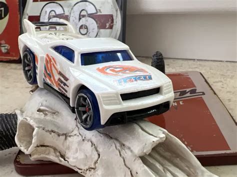 HOT WHEELS ACCELERACERS Bassline TEKU Serie BTM perlweiß EUR PicClick DE