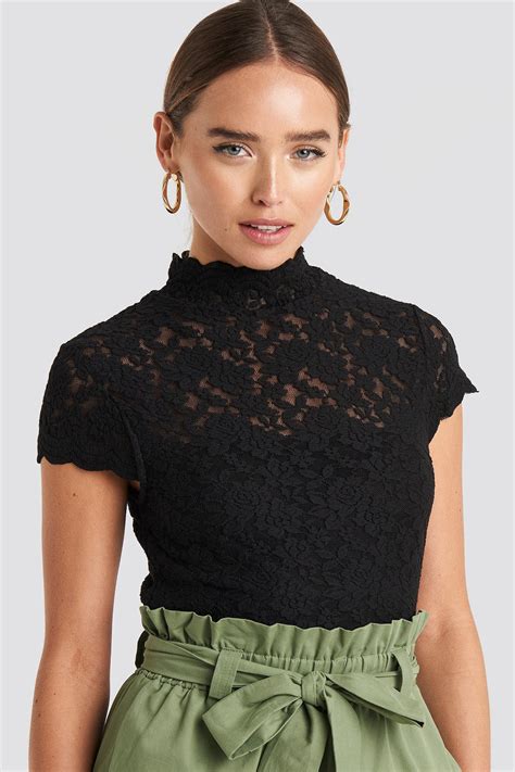 Short Sleeve High Neck Lace Top Schwarz Na