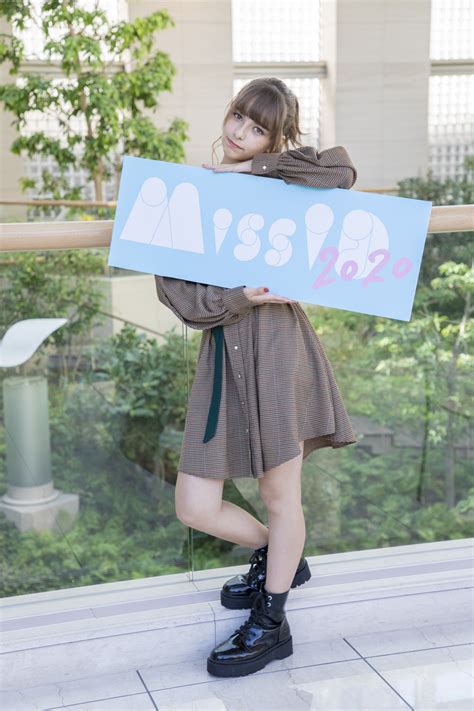 Nhan sắc hot girl Nhật 15 tuổi mang 5 dòng máu cực phẩm thế hệ mới của xứ sở hoa anh đào