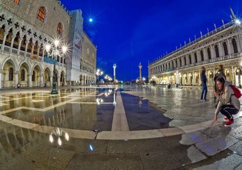 Night on San Marco Square in Venice Editorial Photo - Image of city ...