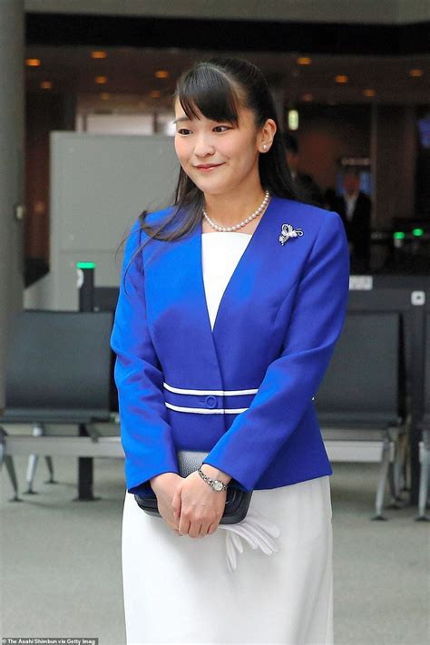 Japan S Princess Mako Marries Commoner Loses Royal Status Artofit