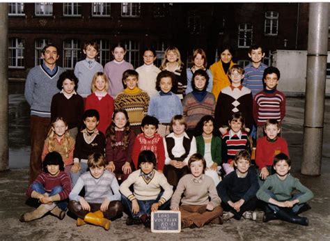 Photo De Classe CM1 1980 1981 De 1980 ECOLE VOLTAIRE Copains D Avant