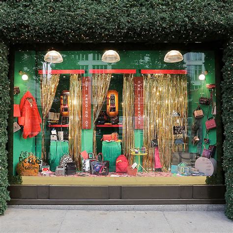 Selfridges unveil its Christmas window display | UnderTheChristmasTree.co.uk